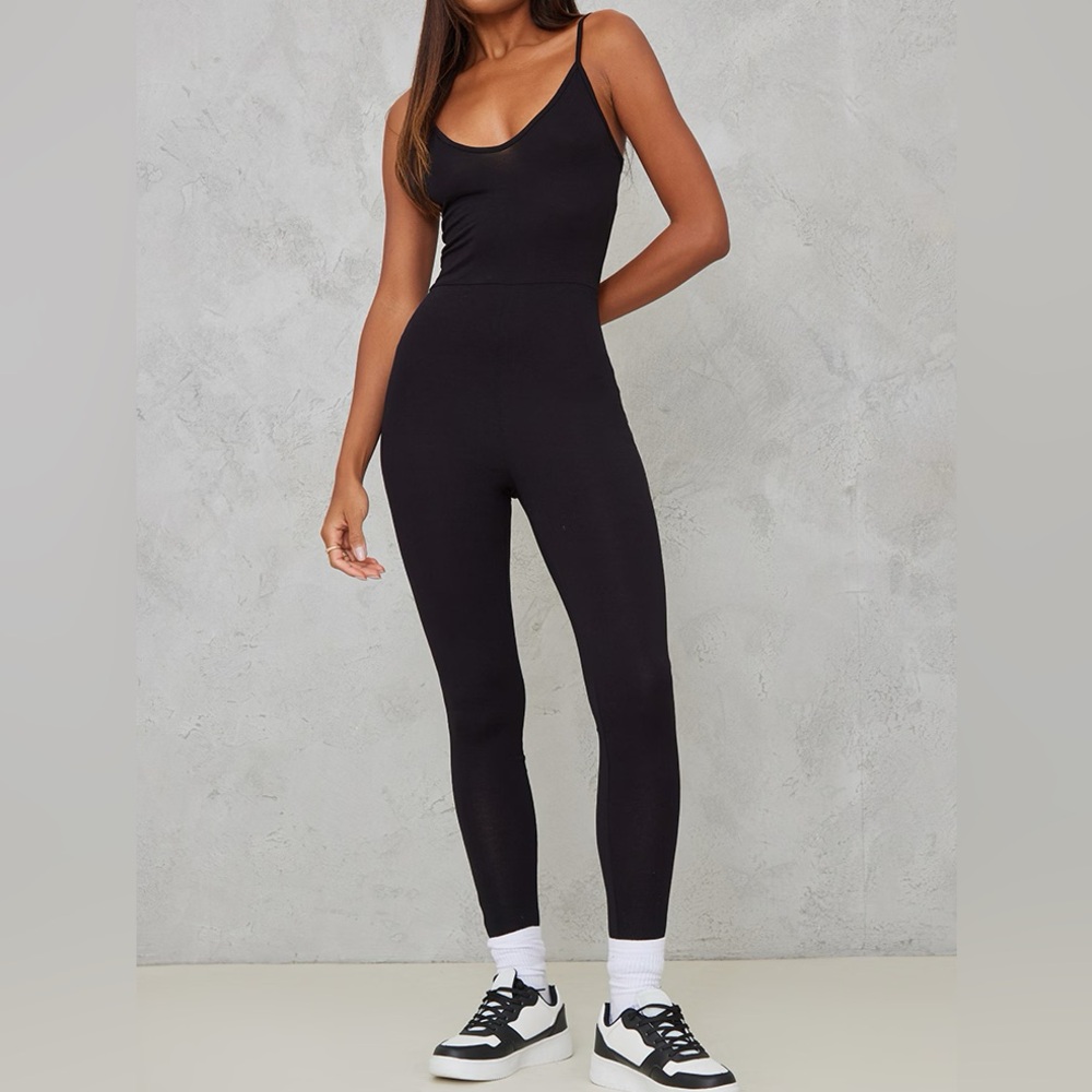 BLACK BASIC STRAPPY PLUNGE JUMPSUIT